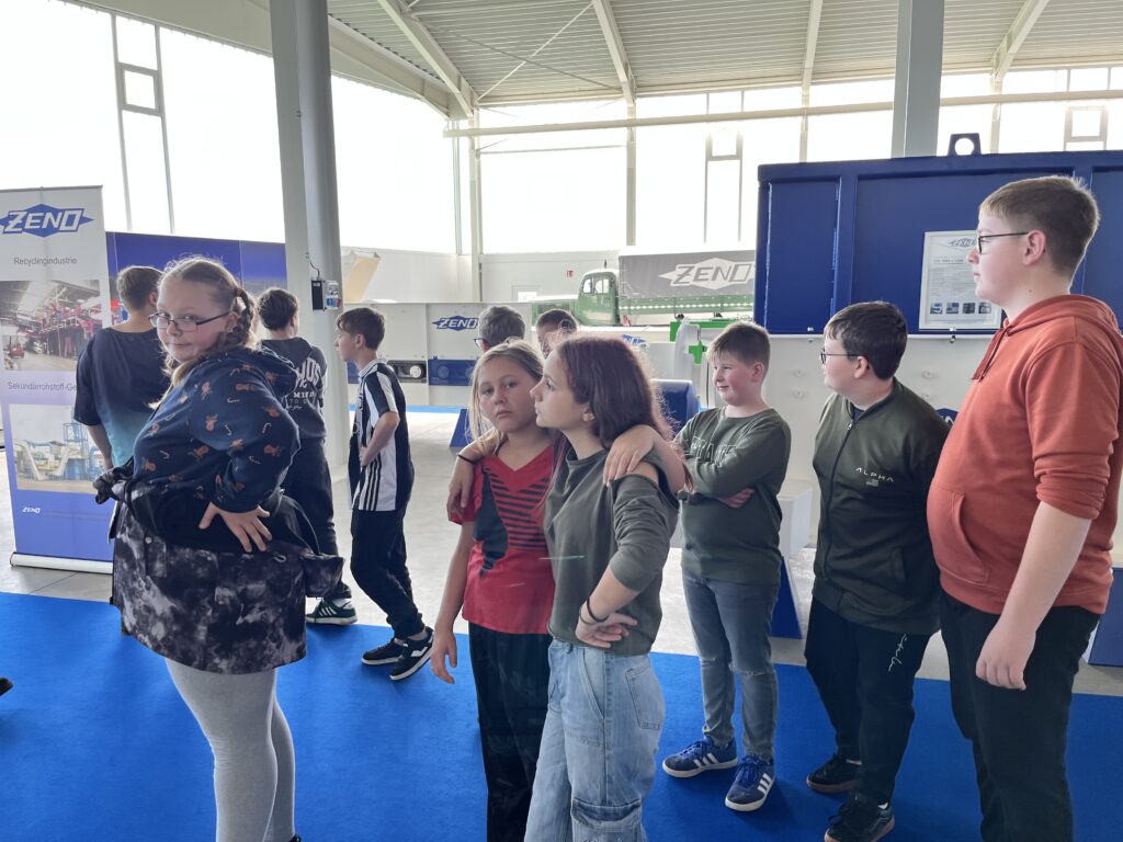 Klasse 7 besucht die Firma "Zeno" in Norken