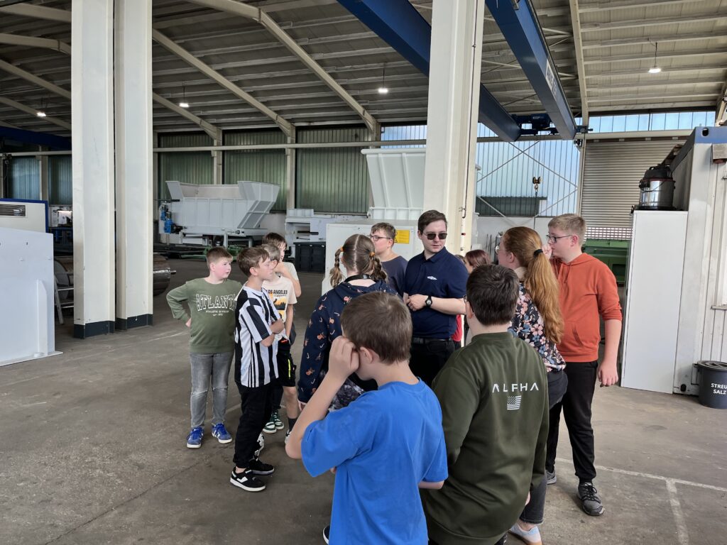 Klasse 7 besucht die Firma "Zeno" in Norken