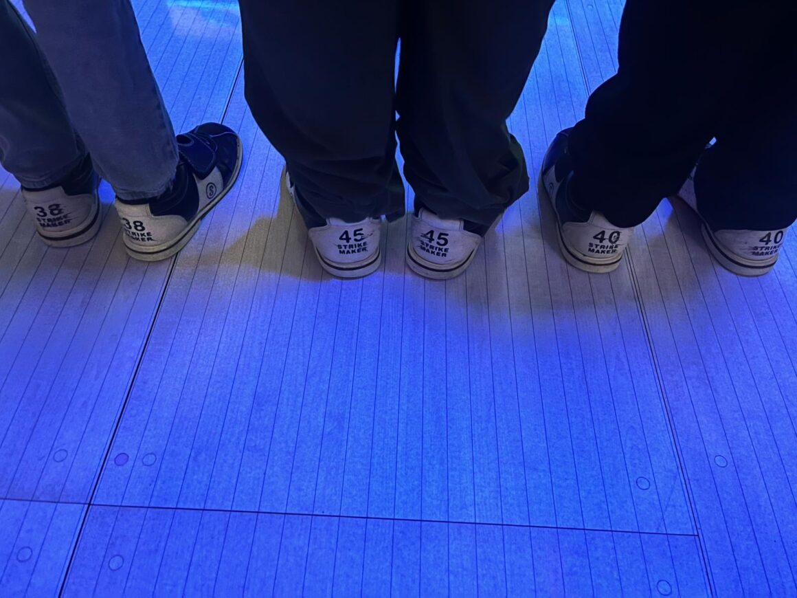 Klasse 6 und 7 beim Bowling