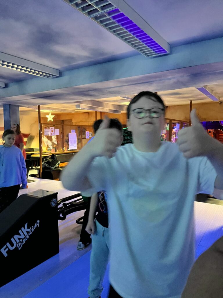 Klasse 6 und 7 beim Bowling