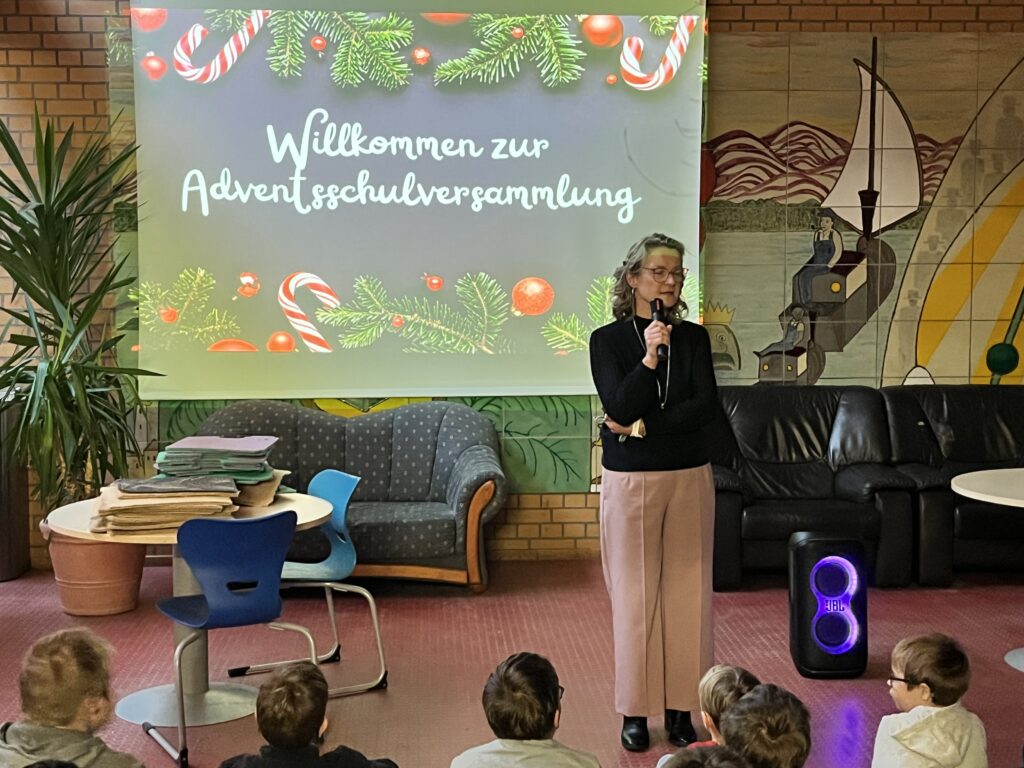Adventsschulversammlung in der zweiten Adventswoche