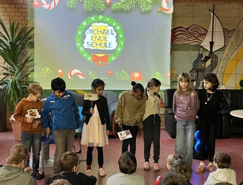 Adventsschulversammlung in der zweiten Adventswoche Adventsschulversammlung in der zweiten Adventswoche