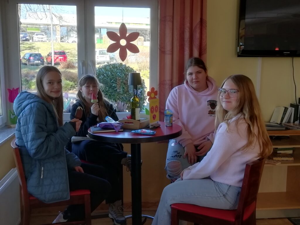 Belohnungs-Eis-Essen für das Tischtennis-Team