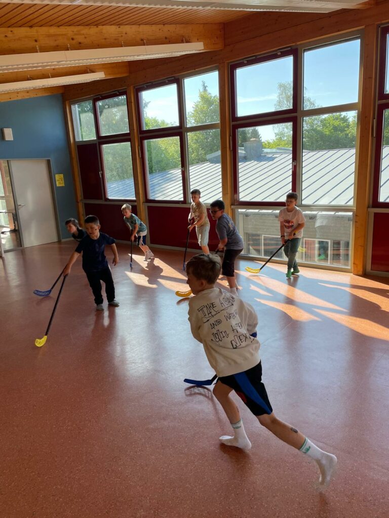 Gemeinsames Spielefest der Wolfsteinschule und der Michael-Ende-Schule