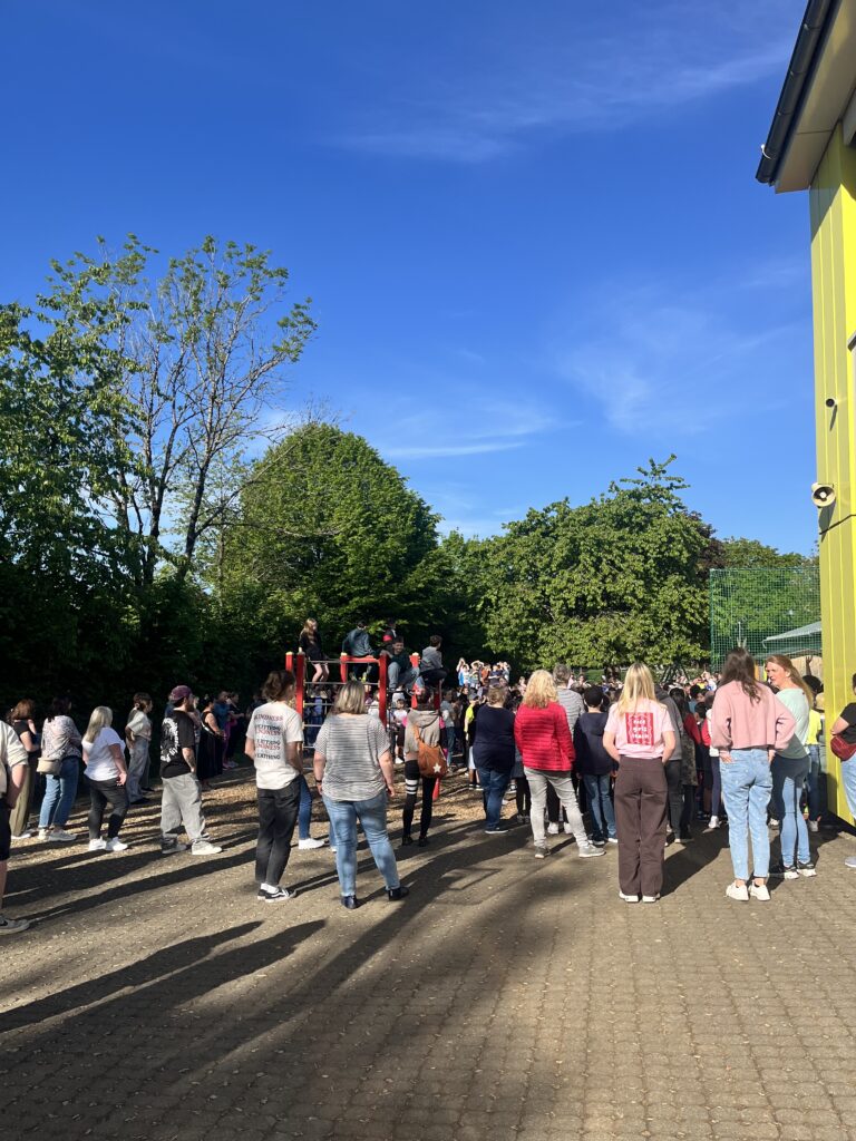 Gemeinsames Spielefest der Wolfsteinschule und der Michael-Ende-Schule
