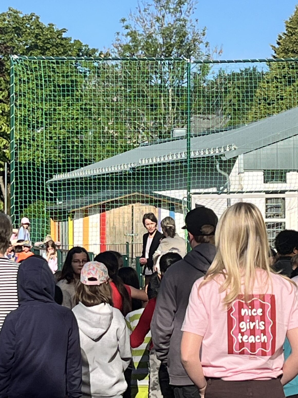 Gemeinsames Spielefest der Wolfsteinschule und der Michael-Ende-Schule Gemeinsames Spielefest der Wolfsteinschule und der Michael-Ende-Schule