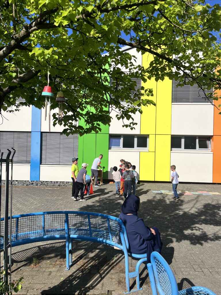 Gemeinsames Spielefest der Wolfsteinschule und der Michael-Ende-Schule