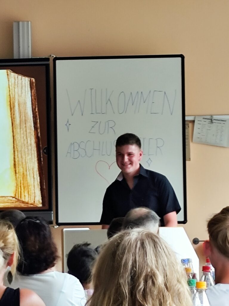 Klasse 9 "fliegt" aus der Schule