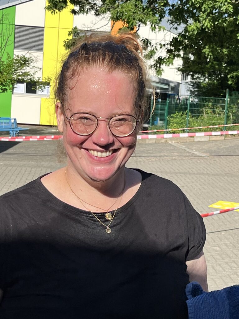 Klasse 9 verabschiedet sich am "Chaostag" von der Schulgemeinschaft